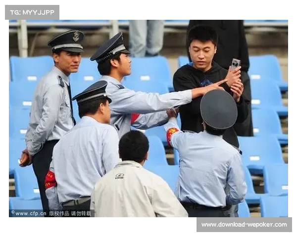 佛罗伦萨球迷抗议事件调查，俱乐部加强安保